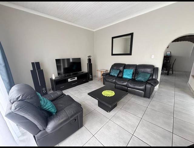 4 BEDROOM PROPERTY TO RENT IN SUNAIR PARK
